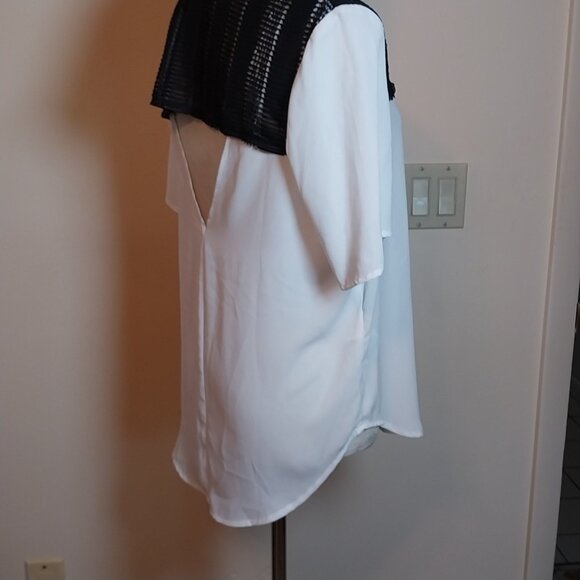 BCBGeneration SIZE M TEE SHIRT CUT TOP WITH BLACK LEATHER LOOK DETAIL - Picture 4 of 10